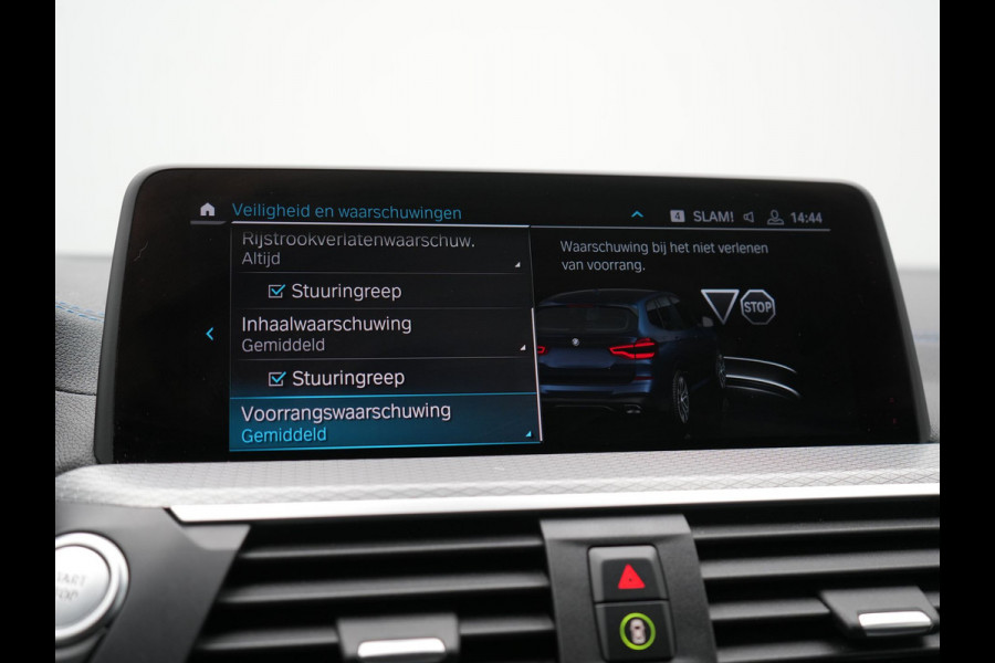 BMW X3 xDrive30e M Sport Plug In Hybrid 293pk Dealer O.H. PHEV | Adaptive Cruise | Head Up | 360 Camera | Harman / Kardon | Adaptief Onderstel | Lederen Sportstoelen Memory & Verwarmd | Sfeerverlichting | M Sportstuur Stuur Verwarmd | Keyless |