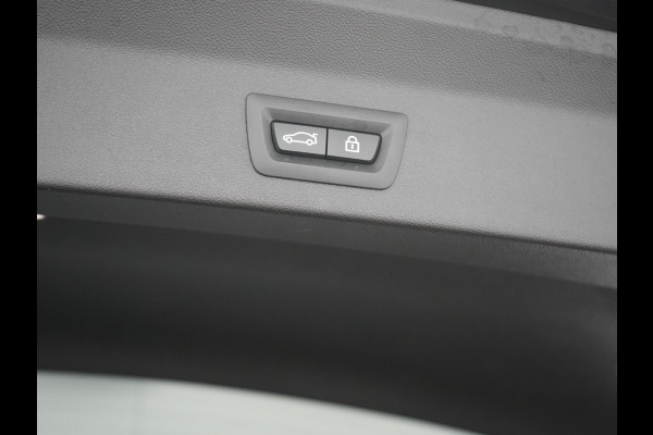 BMW X3 xDrive30e M Sport Plug In Hybrid 293pk Dealer O.H. PHEV | Adaptive Cruise | Head Up | 360 Camera | Harman / Kardon | Adaptief Onderstel | Lederen Sportstoelen Memory & Verwarmd | Sfeerverlichting | M Sportstuur Stuur Verwarmd | Keyless |