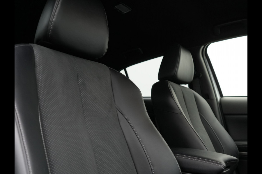 Mitsubishi Eclipse Cross 2.4 Intense+ Plug In Hybrid 188pk Dealer O.H. PHEV | Trekhaak Afn. | 360 Camera | Adaptive Cruise | Lederen Sportstoelen & Stuur Verwarmd | Navigatie Via TomTom | Apple Carplay | Keyless | Blis | DAB |