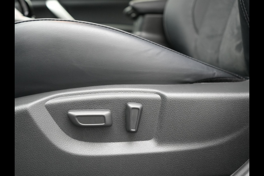 Mitsubishi Eclipse Cross 2.4 Intense+ Plug In Hybrid 188pk Dealer O.H. PHEV | Trekhaak Afn. | 360 Camera | Adaptive Cruise | Lederen Sportstoelen & Stuur Verwarmd | Navigatie Via TomTom | Apple Carplay | Keyless | Blis | DAB |