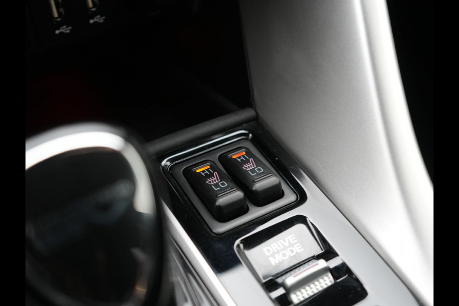 Mitsubishi Eclipse Cross 2.4 Intense+ Plug In Hybrid 188pk Dealer O.H. PHEV | Trekhaak Afn. | 360 Camera | Adaptive Cruise | Lederen Sportstoelen & Stuur Verwarmd | Navigatie Via TomTom | Apple Carplay | Keyless | Blis | DAB |