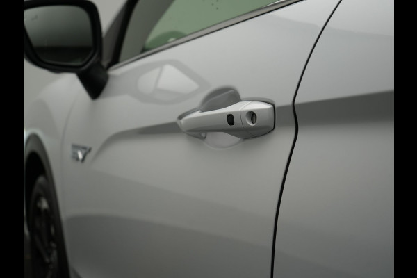 Mitsubishi Eclipse Cross 2.4 Intense+ Plug In Hybrid 188pk Dealer O.H. PHEV | Trekhaak Afn. | 360 Camera | Adaptive Cruise | Lederen Sportstoelen & Stuur Verwarmd | Navigatie Via TomTom | Apple Carplay | Keyless | Blis | DAB |