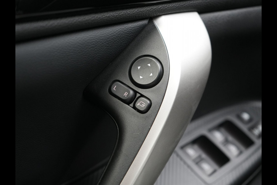 Mitsubishi Eclipse Cross 2.4 Intense+ Plug In Hybrid 188pk Dealer O.H. PHEV | Trekhaak Afn. | 360 Camera | Adaptive Cruise | Lederen Sportstoelen & Stuur Verwarmd | Navigatie Via TomTom | Apple Carplay | Keyless | Blis | DAB |