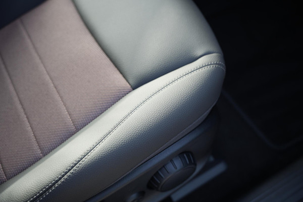 Mercedes-Benz EQA 250+ Business Solution 71 kWh Adapt. Cruise Keyless DAB+ Leer Nieuwstaat!