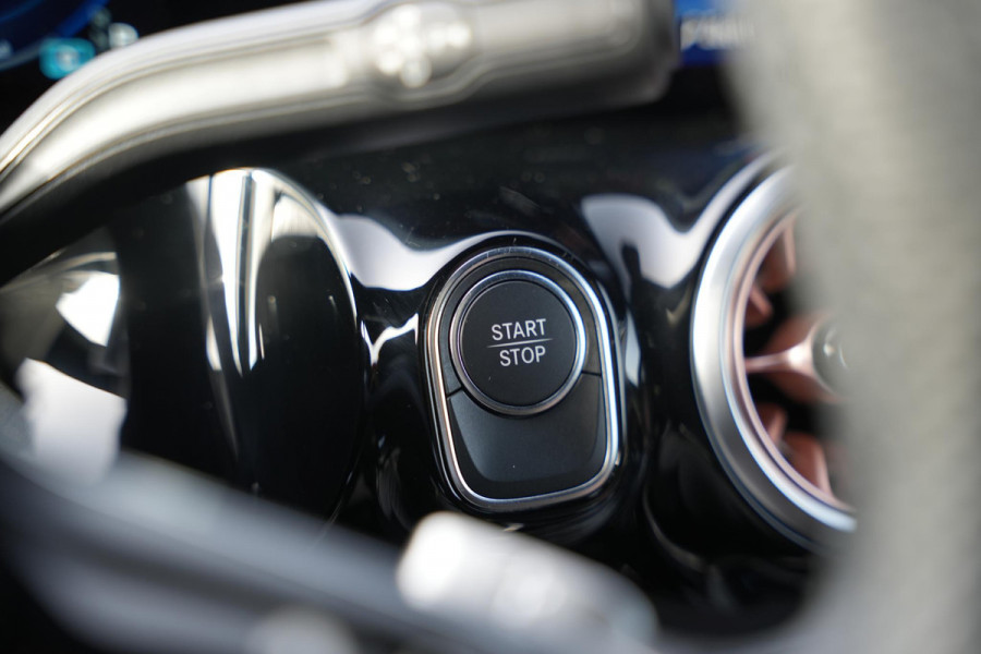 Mercedes-Benz EQA 250+ Business Solution 71 kWh Adapt. Cruise Keyless DAB+ Leer Nieuwstaat!