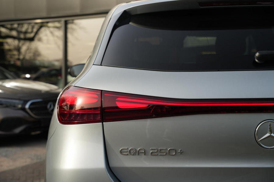 Mercedes-Benz EQA 250+ Business Solution 71 kWh Adapt. Cruise Keyless DAB+ Leer Nieuwstaat!
