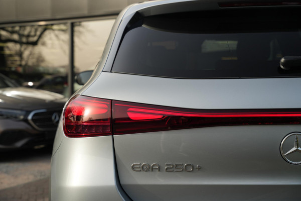 Mercedes-Benz EQA 250+ Business Solution 71 kWh Adapt. Cruise Keyless DAB+ Leer Nieuwstaat!