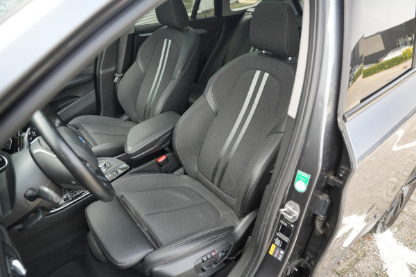 BMW X1 xDrive25e High Executive Panoramadak Adapt Cruise Half leer sport Navi