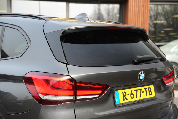 BMW X1 xDrive25e High Executive Panoramadak Adapt Cruise Half leer sport Navi