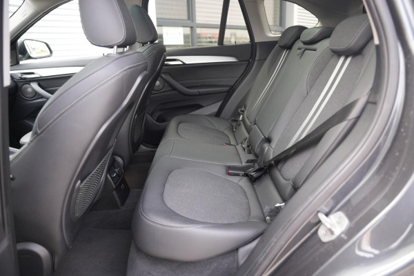 BMW X1 xDrive25e High Executive Panoramadak Adapt Cruise Half leer sport Navi