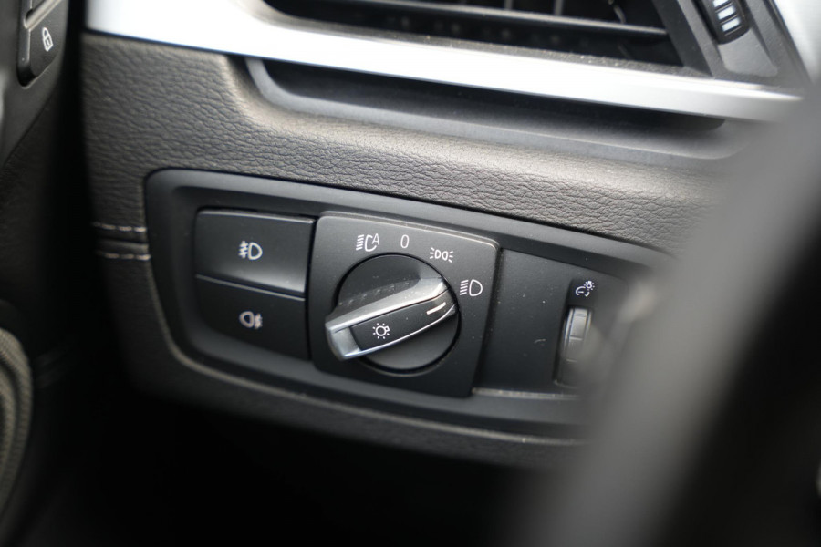 BMW X1 xDrive25e High Executive Panoramadak Adapt Cruise Half leer sport Navi