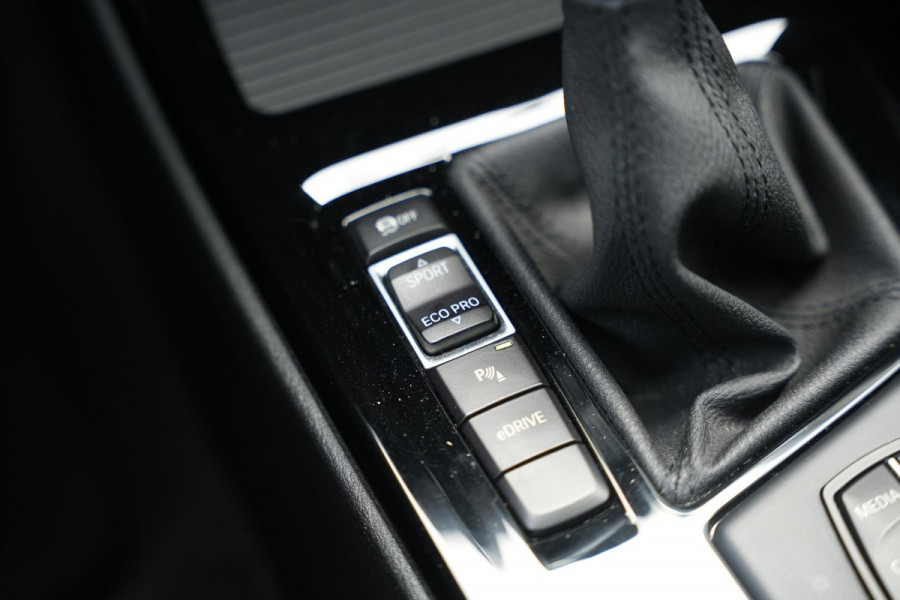 BMW X1 xDrive25e High Executive Panoramadak Adapt Cruise Half leer sport Navi