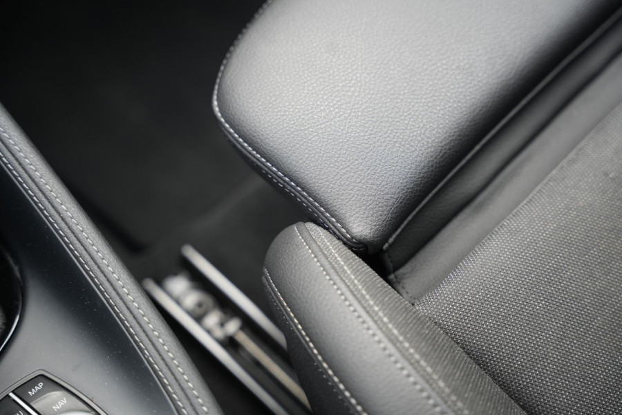 BMW X1 xDrive25e High Executive Panoramadak Adapt Cruise Half leer sport Navi