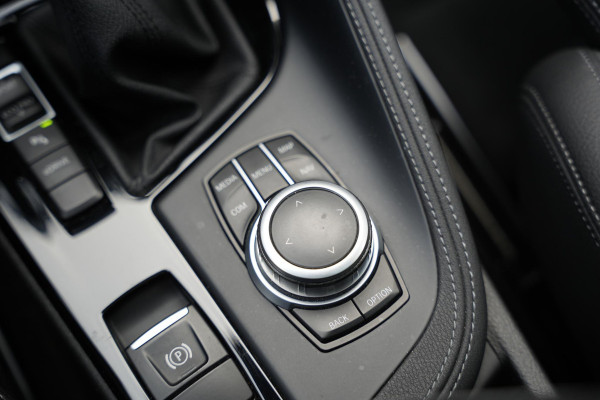 BMW X1 xDrive25e High Executive Panoramadak Adapt Cruise Half leer sport Navi