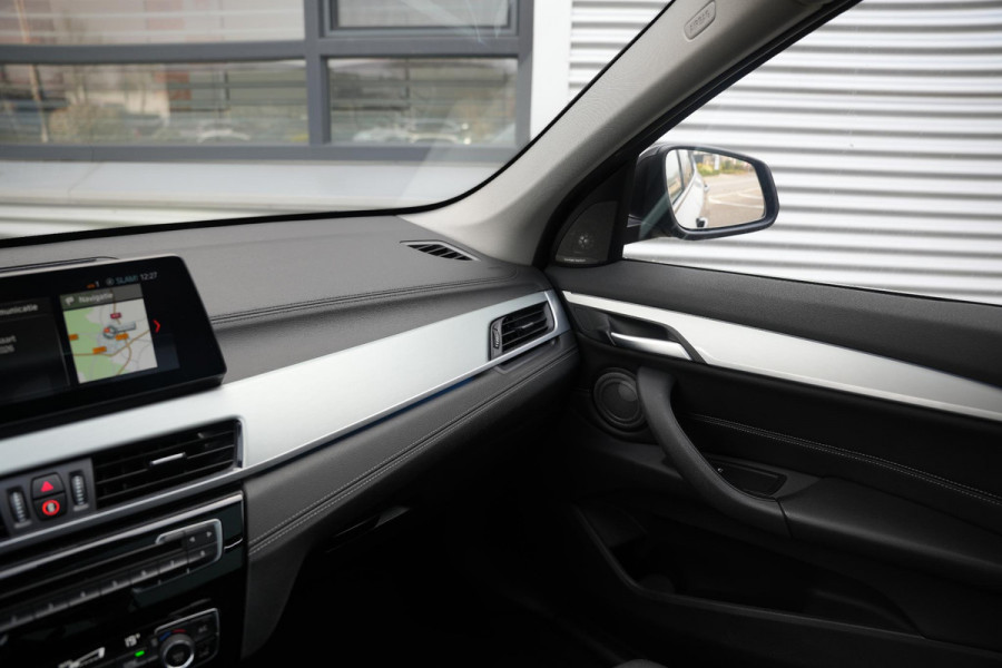 BMW X1 xDrive25e High Executive Panoramadak Adapt Cruise Half leer sport Navi