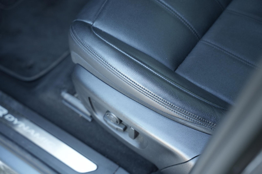 Land Rover Range Rover Evoque 1.5 P300e AWD R-Dynamic SE Panoramadak Meridian Adapt. Cruise Matrix LED Leer