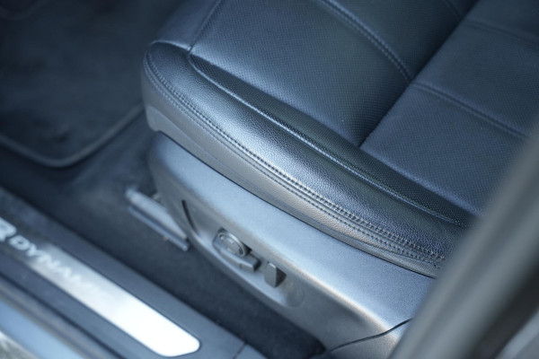 Land Rover Range Rover Evoque 1.5 P300e AWD R-Dynamic SE Panoramadak Meridian Adapt. Cruise Matrix LED Leer