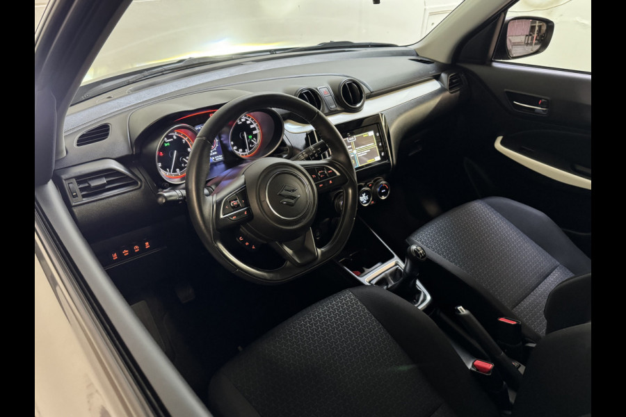 Suzuki Swift 90PK STIJL SMART HYBRID CAMERA/ACC/NAVI/STOELVERW.