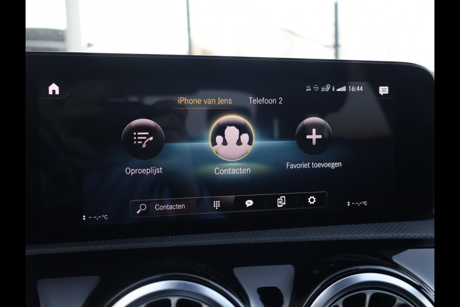 Mercedes-Benz A-Klasse 180 AUT. AMG SPORT + PANORAMA | MBUX | SFEERVERL. | CAMERA | MEMORY | STOELVERW.