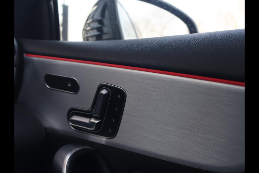 Mercedes-Benz A-Klasse 180 AUT. AMG SPORT + PANORAMA | MBUX | SFEERVERL. | CAMERA | MEMORY | STOELVERW.