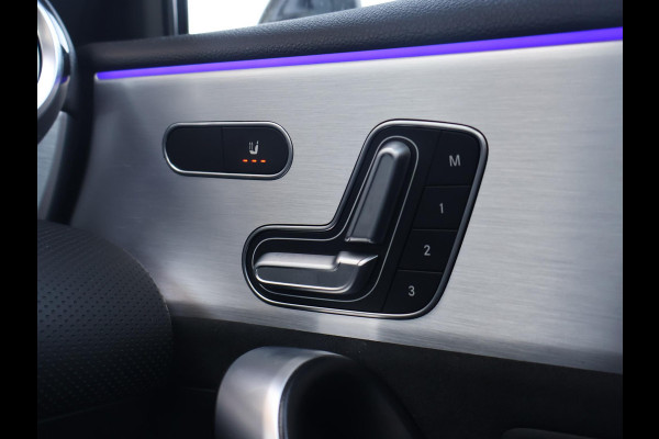 Mercedes-Benz A-Klasse 180 AUT. AMG SPORT + PANORAMA | MBUX | SFEERVERL. | CAMERA | MEMORY | STOELVERW.