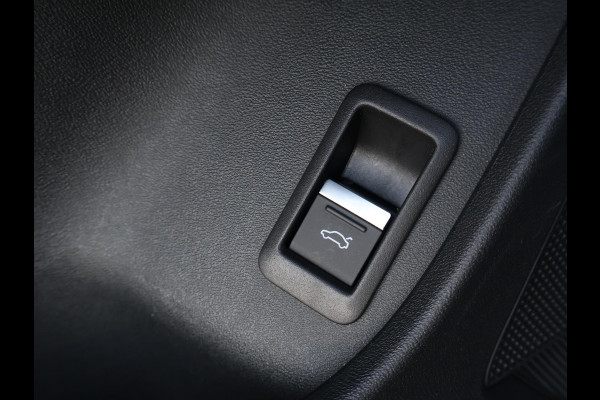 Audi Q4 e-tron 35 LAUNCH EDITION ADVANCED PLUS + PANORAMA | 20 INCH | ADAPTIVE CRUISE | CAMERA | SPORTSTOELEN