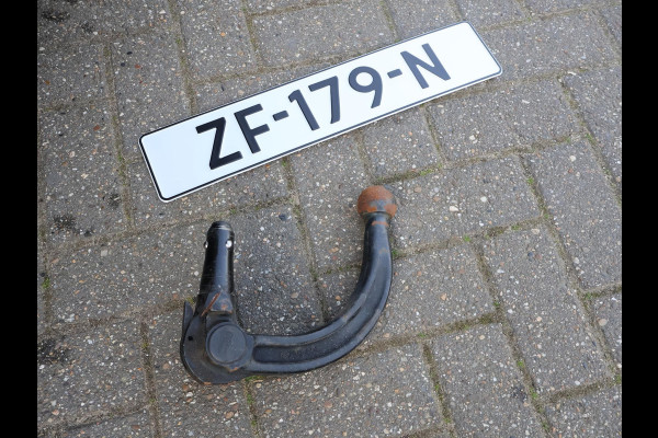 Audi A4 Avant 35 TFSI SPORT S LINE BLACK EDITION QUANTUMGRIJS + LEDER SPORTINTERIEUR | TREKHAAK | 20 INCH