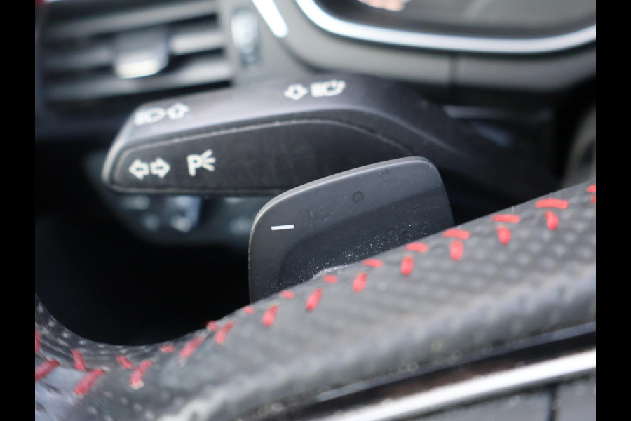 Audi A4 Avant 35 TFSI SPORT S LINE BLACK EDITION QUANTUMGRIJS + LEDER SPORTINTERIEUR | TREKHAAK | 20 INCH