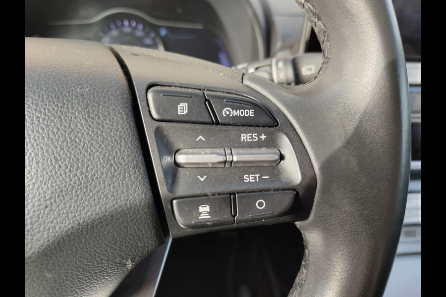 Hyundai Kona EV 64kWh SOH 100% //Bijgeluid Rijmotor// Warmtepomp Navi Ecc Camera Adap.Cruise Pdc Head-Up Apple Carplay Android Auto Display F Lane Assist Dodehoek Assist Privacy Glas Keyless Regensensor 1e Eigenaar Dealeronderhouden Export - Handel Origineel Nederlandse Auto