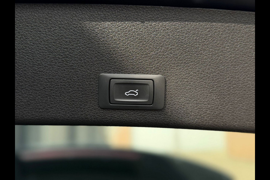Audi e-tron E-tron 50 quattro Launch Sport edition, lederen interieur, stoelverwarming,luchtvering, NL auto met nationale auto pas