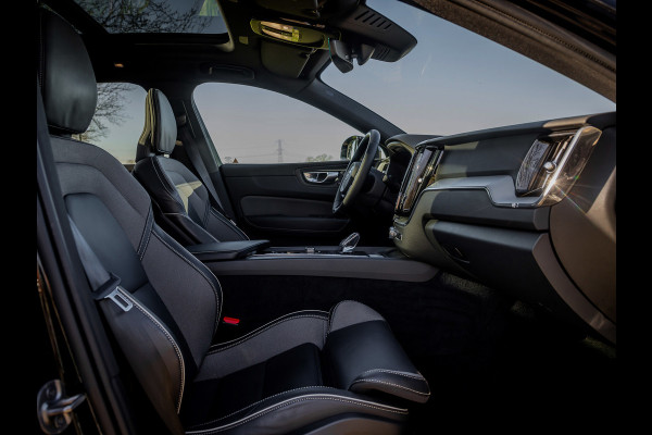 Volvo XC60 2.0 T6 Plug-in hybrid AWD Plus Dark Panoramadak