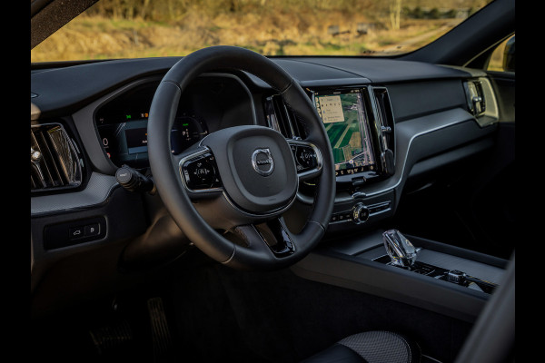 Volvo XC60 2.0 T6 Plug-in hybrid AWD Plus Dark Panoramadak