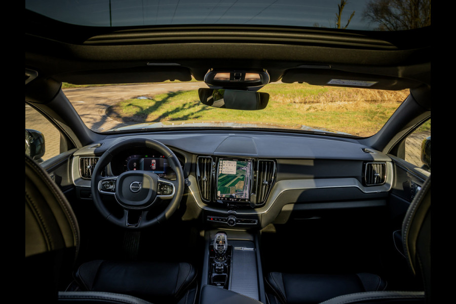 Volvo XC60 2.0 T6 Plug-in hybrid AWD Plus Dark Panoramadak