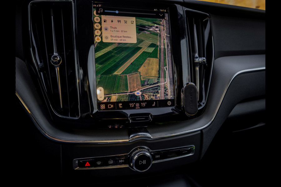 Volvo XC60 2.0 T6 Plug-in hybrid AWD Plus Dark Panoramadak