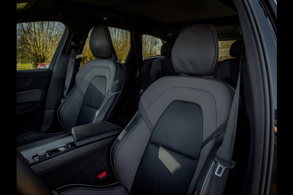 Volvo XC60 2.0 T6 Plug-in hybrid AWD Plus Dark Panoramadak