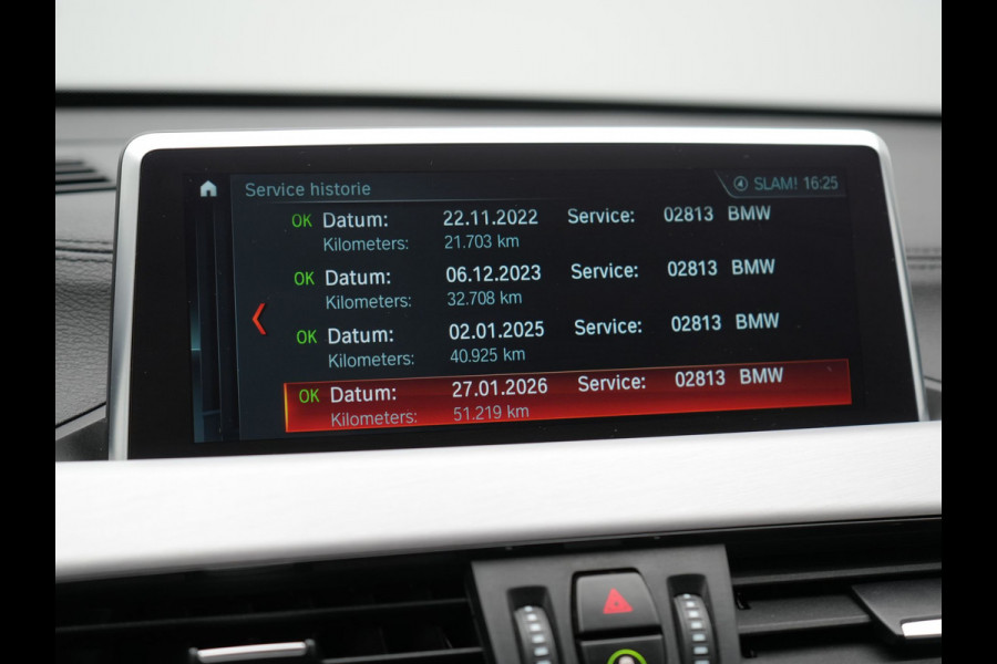 BMW X1 xDrive25e Sportline PHEV 221pk Dealer O.H. | Trekhaak Afn. | Camera | Sportstoelen Memory & Verwarmd | Keyless | Sfeerverlichting | Adaptive LED | Cruise Control | Navigatie | DAB |  Plug In Hybrid