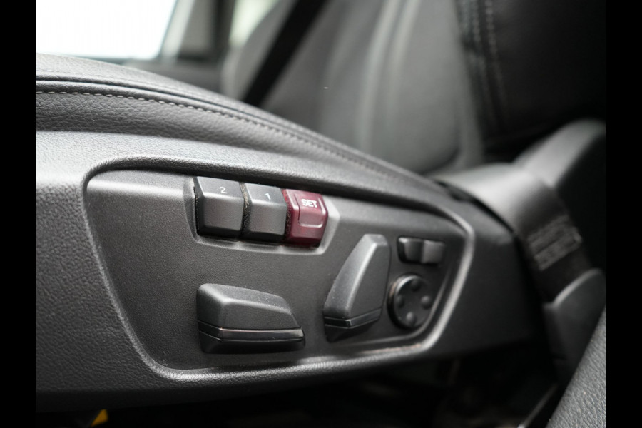 BMW X1 xDrive25e Sportline PHEV 221pk Dealer O.H. | Trekhaak Afn. | Camera | Sportstoelen Memory & Verwarmd | Keyless | Sfeerverlichting | Adaptive LED | Cruise Control | Navigatie | DAB |  Plug In Hybrid