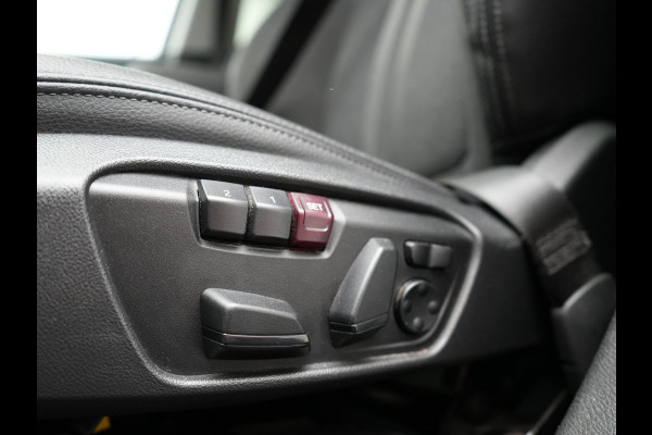 BMW X1 xDrive25e Sportline PHEV 221pk Dealer O.H. | Trekhaak Afn. | Camera | Sportstoelen Memory & Verwarmd | Keyless | Sfeerverlichting | Adaptive LED | Cruise Control | Navigatie | DAB |  Plug In Hybrid