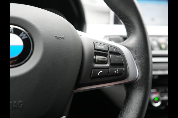 BMW X1 xDrive25e Sportline PHEV 221pk Dealer O.H. | Trekhaak Afn. | Camera | Sportstoelen Memory & Verwarmd | Keyless | Sfeerverlichting | Adaptive LED | Cruise Control | Navigatie | DAB |  Plug In Hybrid