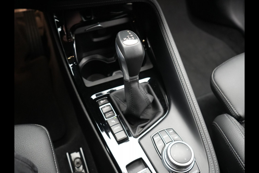 BMW X1 xDrive25e Sportline PHEV 221pk Dealer O.H. | Trekhaak Afn. | Camera | Sportstoelen Memory & Verwarmd | Keyless | Sfeerverlichting | Adaptive LED | Cruise Control | Navigatie | DAB |  Plug In Hybrid