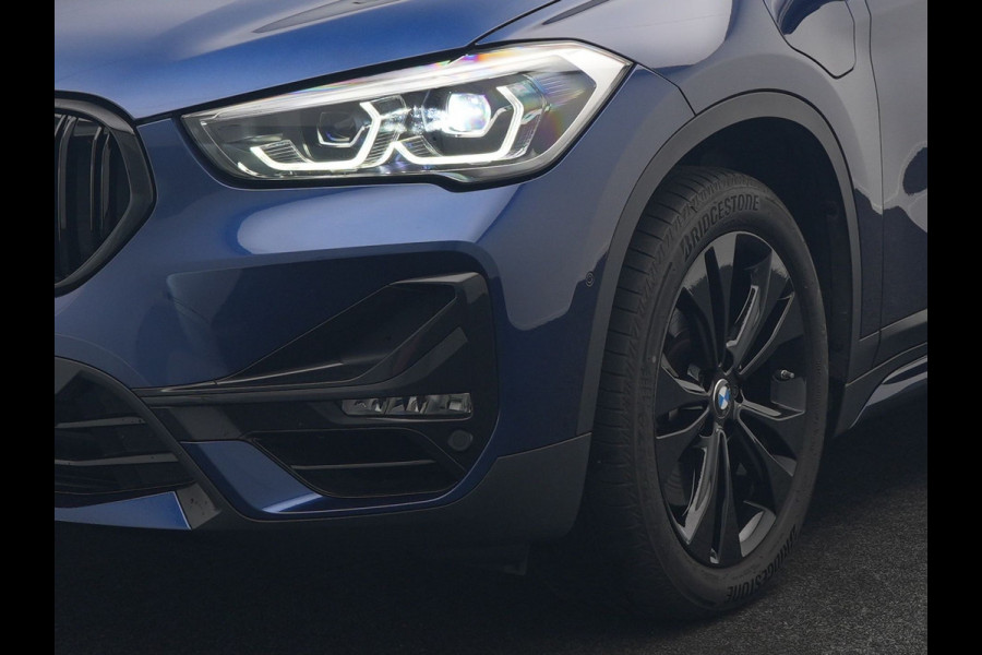 BMW X1 xDrive25e Sportline Plug In Hybrid 221pk Dealer O.H. PHEV | Trekhaak Afn. | Adaptive Cruise | Camera | Sportstoelen Verwarmd | Sfeerverlichting | Keyless | LED Koplampen | Navigatie | DAB |