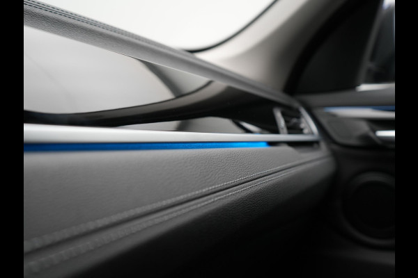 BMW X1 xDrive25e Sportline Plug In Hybrid 221pk Dealer O.H. PHEV | Trekhaak Afn. | Adaptive Cruise | Camera | Sportstoelen Verwarmd | Sfeerverlichting | Keyless | LED Koplampen | Navigatie | DAB |