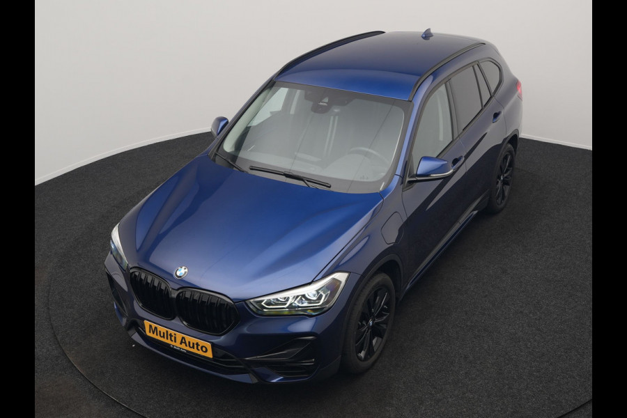 BMW X1 xDrive25e Sportline Plug In Hybrid 221pk Dealer O.H. PHEV | Trekhaak Afn. | Adaptive Cruise | Camera | Sportstoelen Verwarmd | Sfeerverlichting | Keyless | LED Koplampen | Navigatie | DAB |
