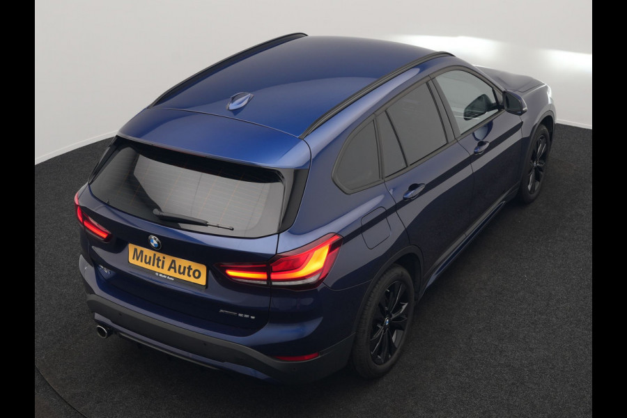 BMW X1 xDrive25e Sportline Plug In Hybrid 221pk Dealer O.H. PHEV | Trekhaak Afn. | Adaptive Cruise | Camera | Sportstoelen Verwarmd | Sfeerverlichting | Keyless | LED Koplampen | Navigatie | DAB |