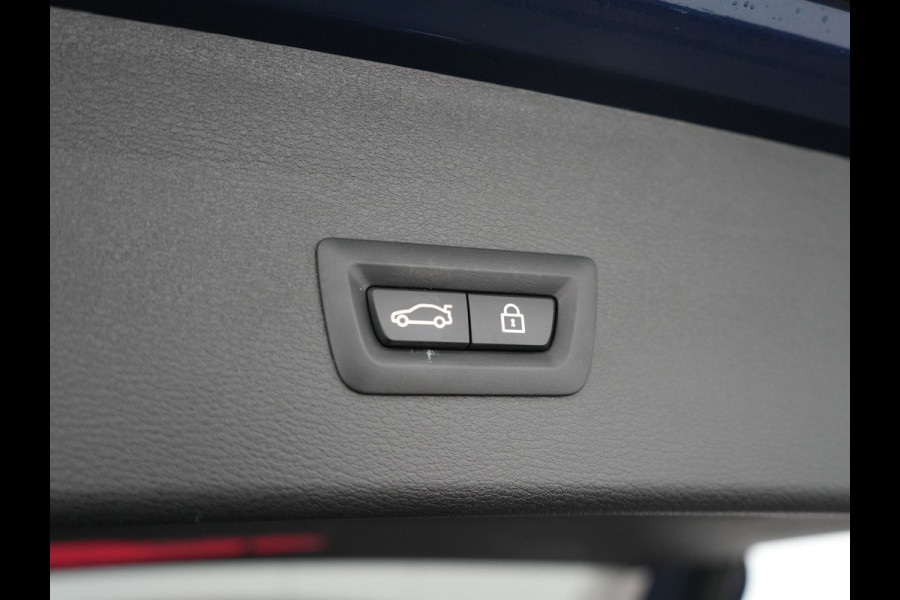 BMW X1 xDrive25e Sportline Plug In Hybrid 221pk Dealer O.H. PHEV | Trekhaak Afn. | Adaptive Cruise | Camera | Sportstoelen Verwarmd | Sfeerverlichting | Keyless | LED Koplampen | Navigatie | DAB |