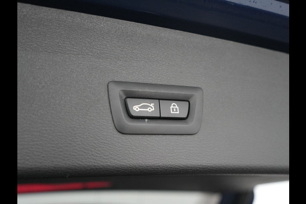 BMW X1 xDrive25e Sportline Plug In Hybrid 221pk Dealer O.H. PHEV | Trekhaak Afn. | Adaptive Cruise | Camera | Sportstoelen Verwarmd | Sfeerverlichting | Keyless | LED Koplampen | Navigatie | DAB |