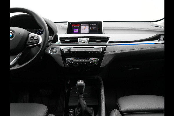 BMW X1 xDrive25e Sportline Plug In Hybrid 221pk Dealer O.H. PHEV | Trekhaak Afn. | Adaptive Cruise | Camera | Sportstoelen Verwarmd | Sfeerverlichting | Keyless | LED Koplampen | Navigatie | DAB |
