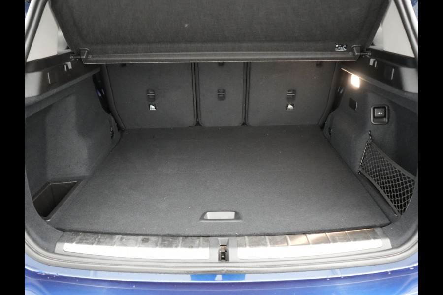 BMW X1 xDrive25e Sportline Plug In Hybrid 221pk Dealer O.H. PHEV | Trekhaak Afn. | Adaptive Cruise | Camera | Sportstoelen Verwarmd | Sfeerverlichting | Keyless | LED Koplampen | Navigatie | DAB |