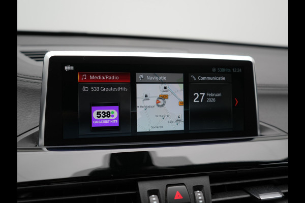 BMW X1 xDrive25e Sportline Plug In Hybrid 221pk Dealer O.H. PHEV | Trekhaak Afn. | Adaptive Cruise | Camera | Sportstoelen Verwarmd | Sfeerverlichting | Keyless | LED Koplampen | Navigatie | DAB |