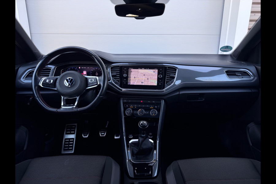 Volkswagen T-Roc 1.5 TSI R-Line Pano/Keyless/Camera